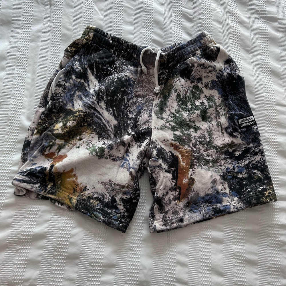 Adidas Multicolor Graphic Shorts M